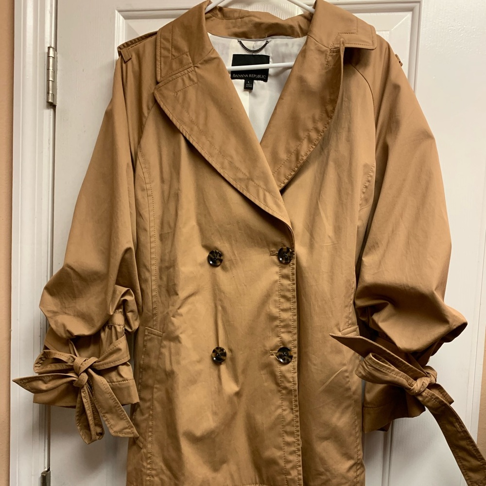 Women’s NWOT Banana Republic trench Coat